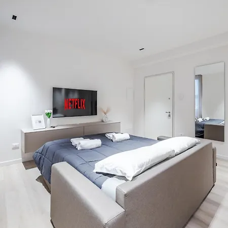 Апартаменты Vittoria Apt Luxury E Design In Duomo